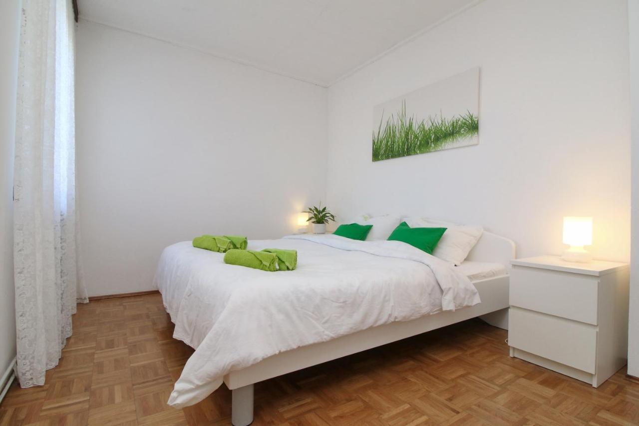 Apartment Nana โรวีน ภายนอก รูปภาพ