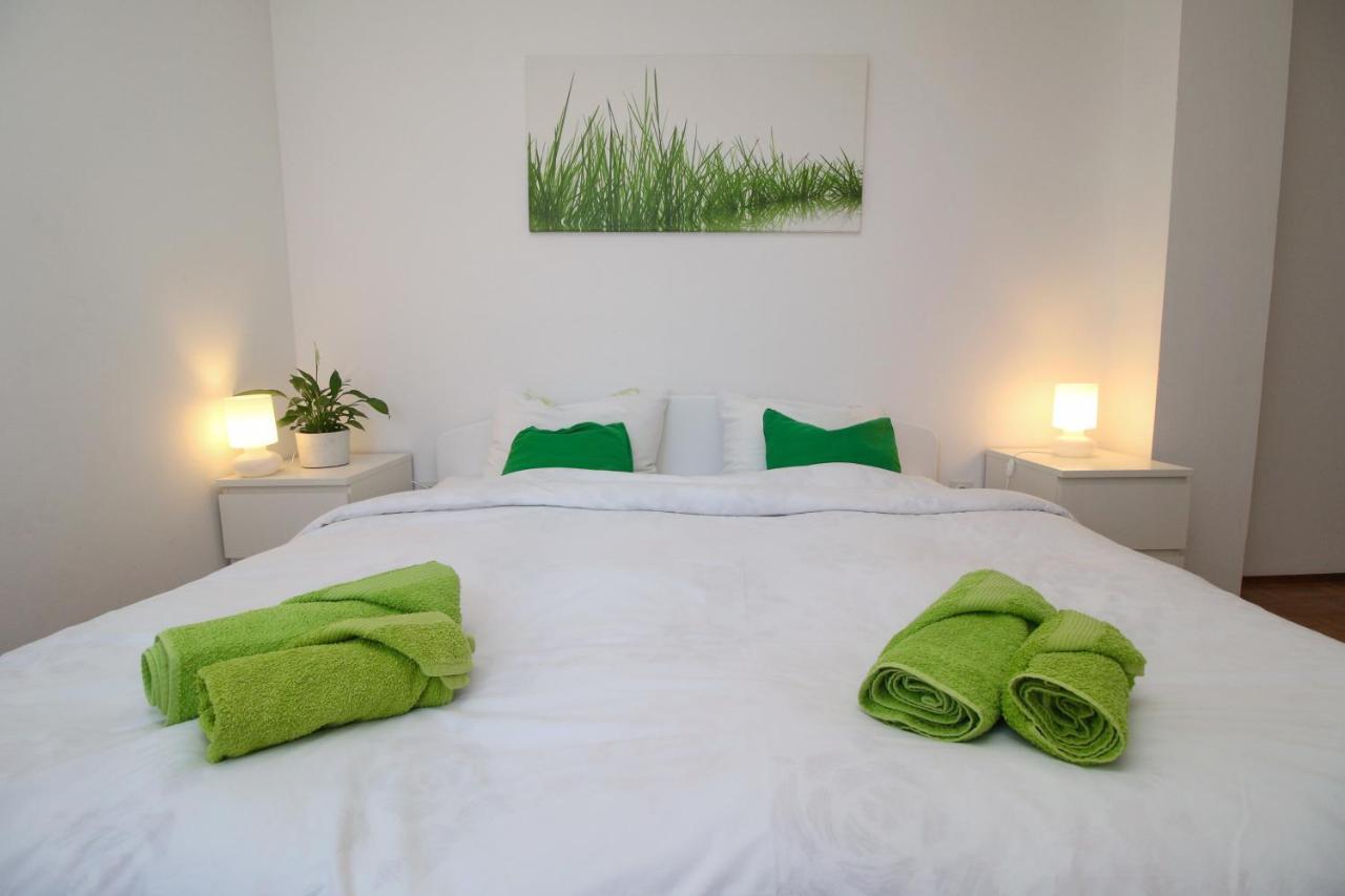 Apartment Nana โรวีน ภายนอก รูปภาพ