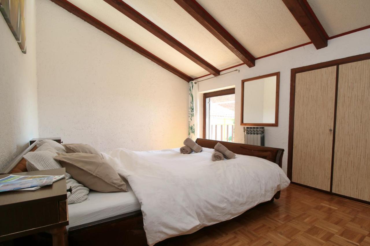 Apartment Nana โรวีน ภายนอก รูปภาพ