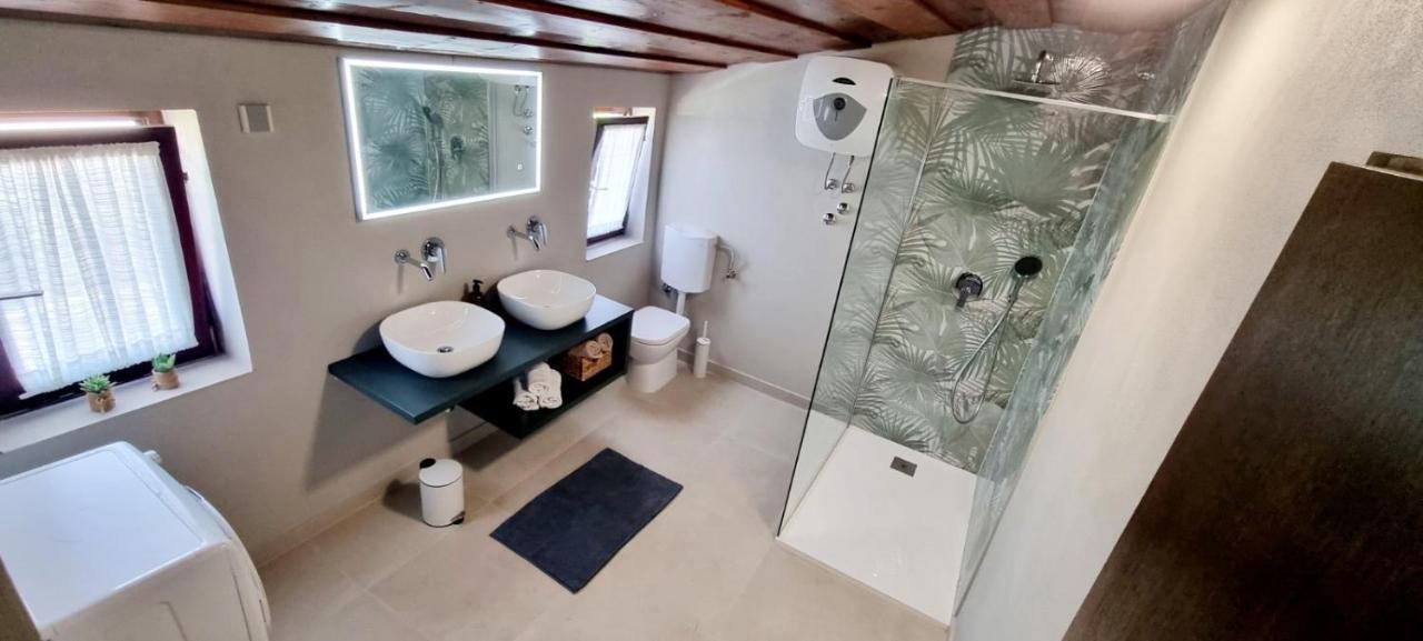 Apartment Nana โรวีน ภายนอก รูปภาพ